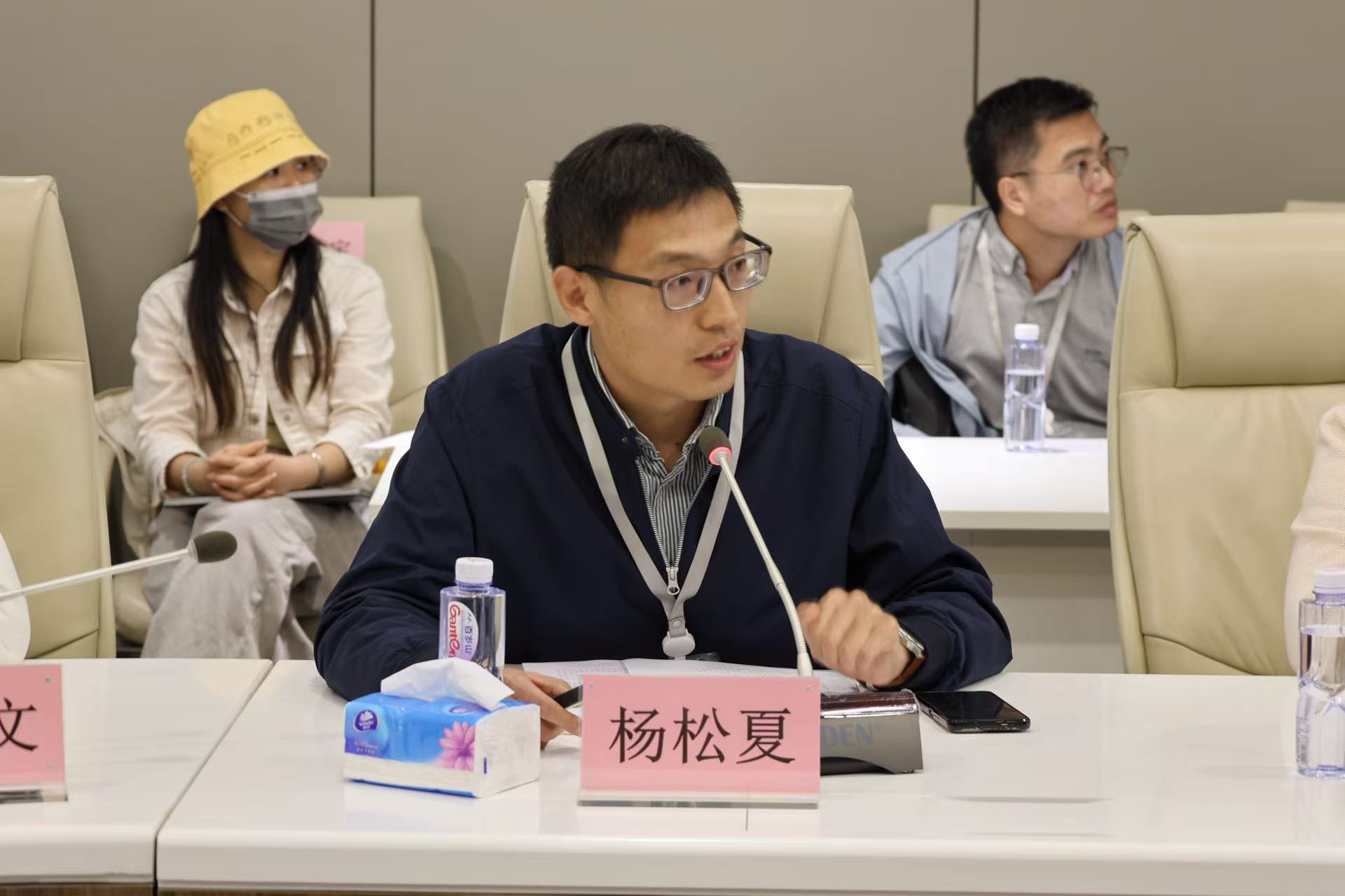 杨松夏.jpg 杨松夏.jpg